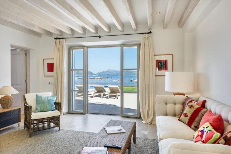 Q4